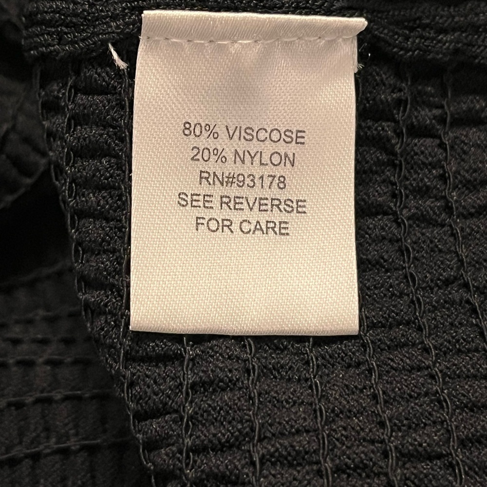 Chic Black Textured top with puffed sleeves and ruffle details size XS - Picture 6 of 7